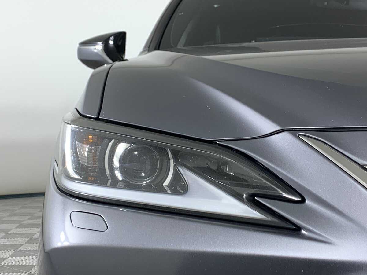 Lexus ES с пробегом — 2018 год. Фото: #7