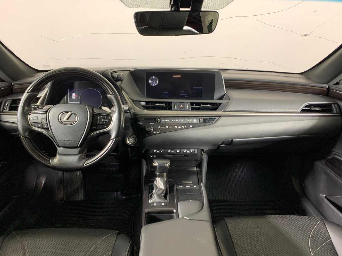 Lexus ES с пробегом — 2018 год. Фото: #10