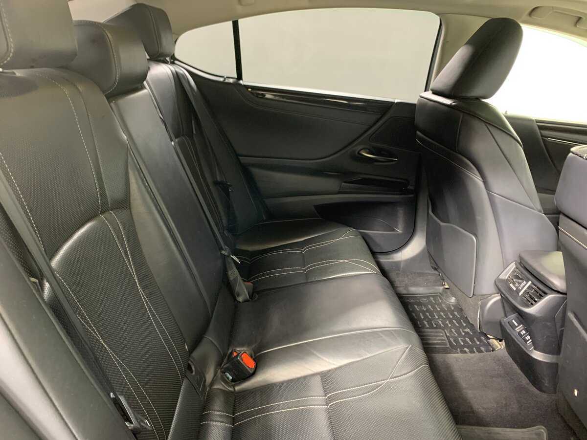 Lexus ES с пробегом — 2018 год. Фото: #15