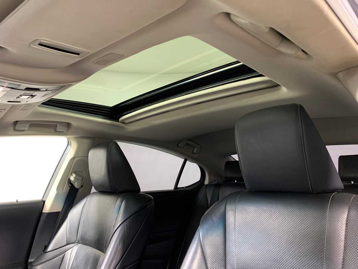 Lexus ES с пробегом — 2018 год. Фото: #16