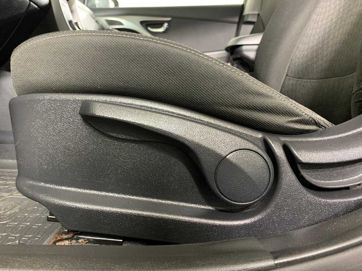 Hyundai Elantra с пробегом — 2012 год. Фото: #16