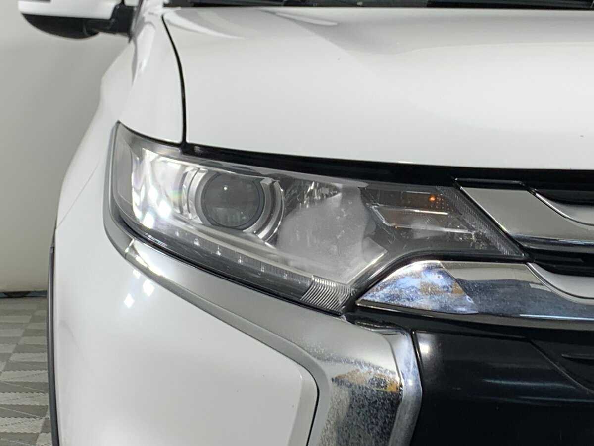 Mitsubishi Outlander с пробегом — 2017 год. Фото: #9