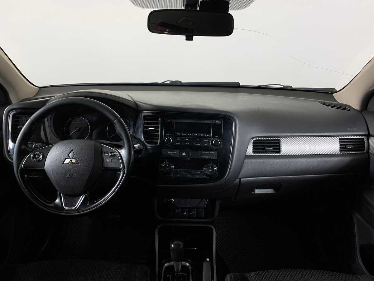 Mitsubishi Outlander с пробегом — 2017 год. Фото: #12