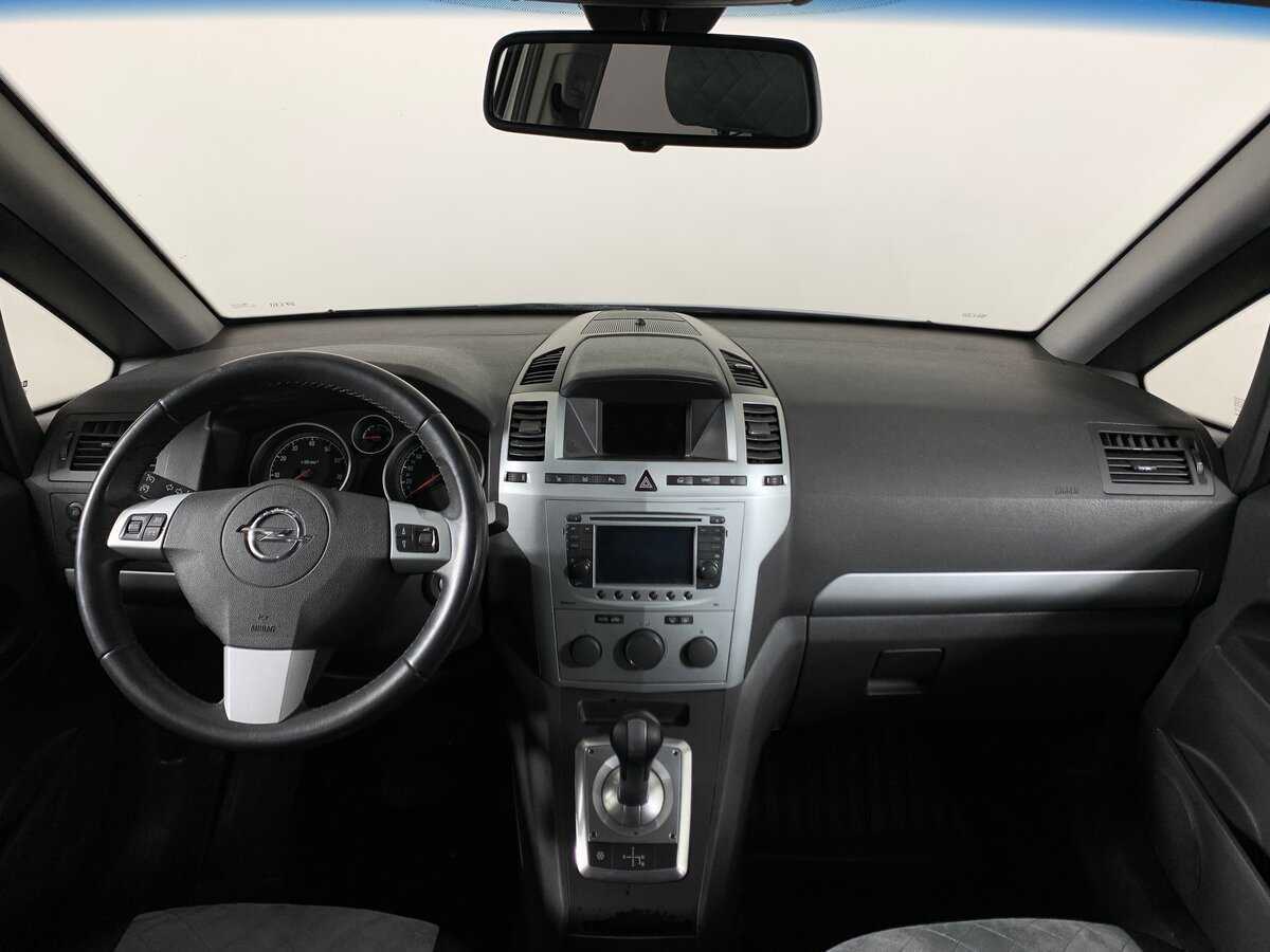 Opel Zafira с пробегом — 2012 год. Фото: #11