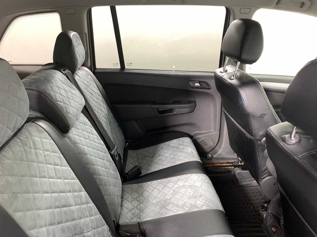 Opel Zafira с пробегом — 2012 год. Фото: #16