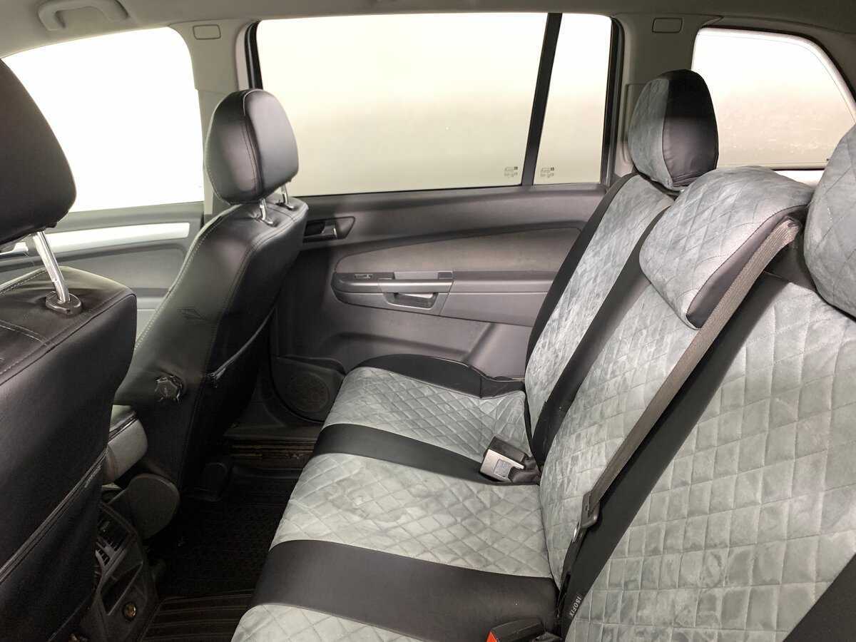 Opel Zafira с пробегом — 2012 год. Фото: #17