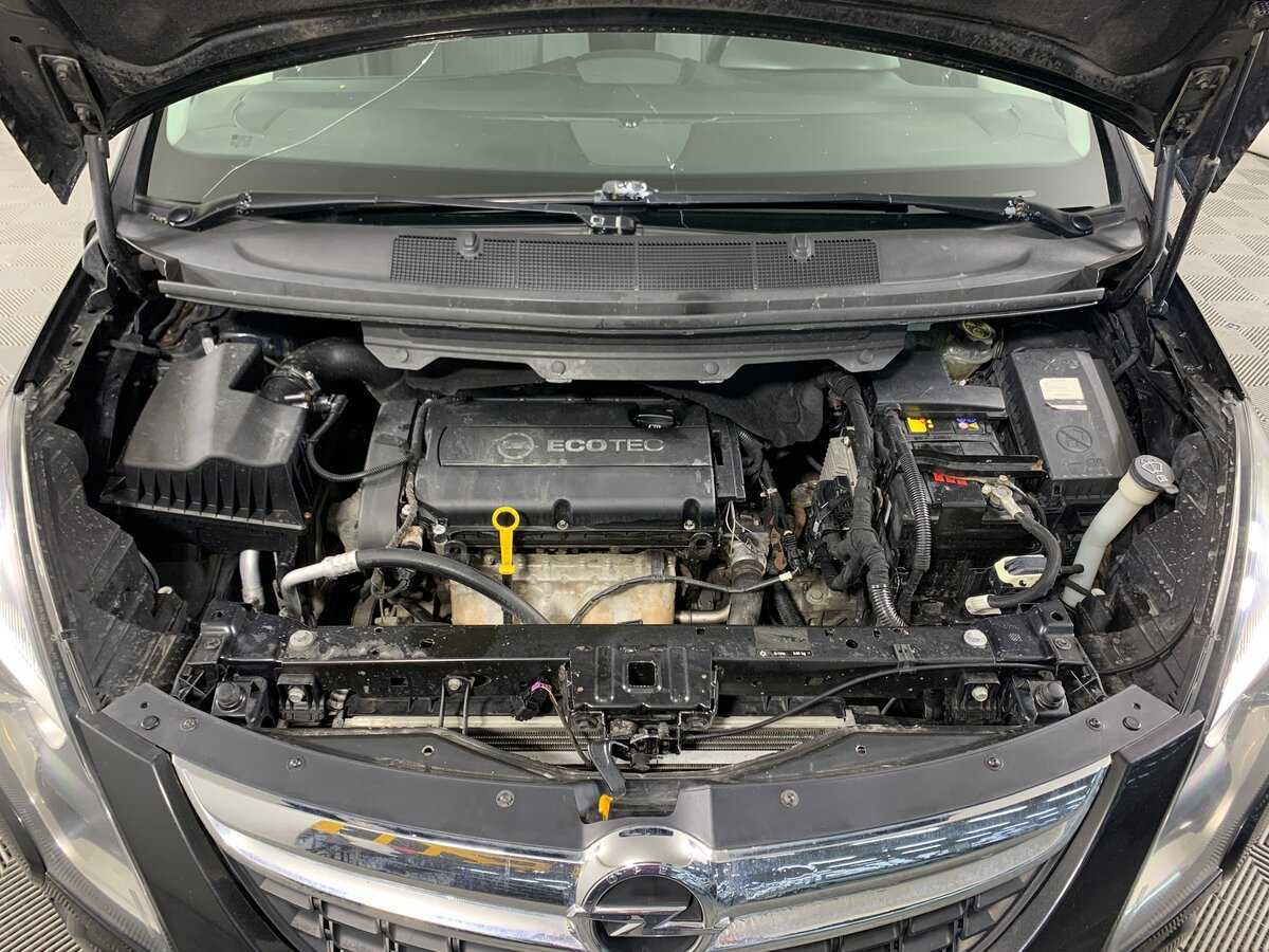 Opel Zafira с пробегом — 2012 год. Фото: #10