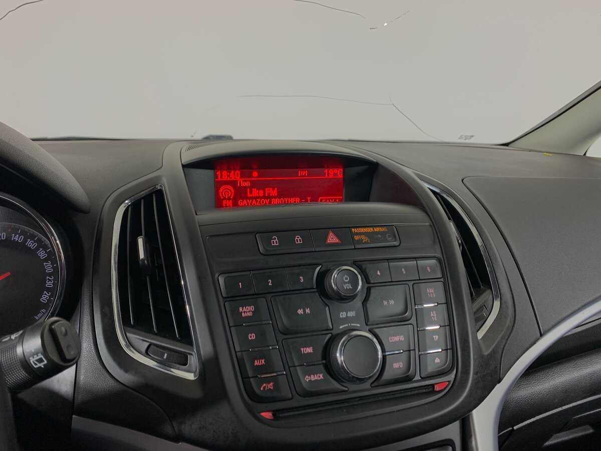 Opel Zafira с пробегом — 2012 год. Фото: #15