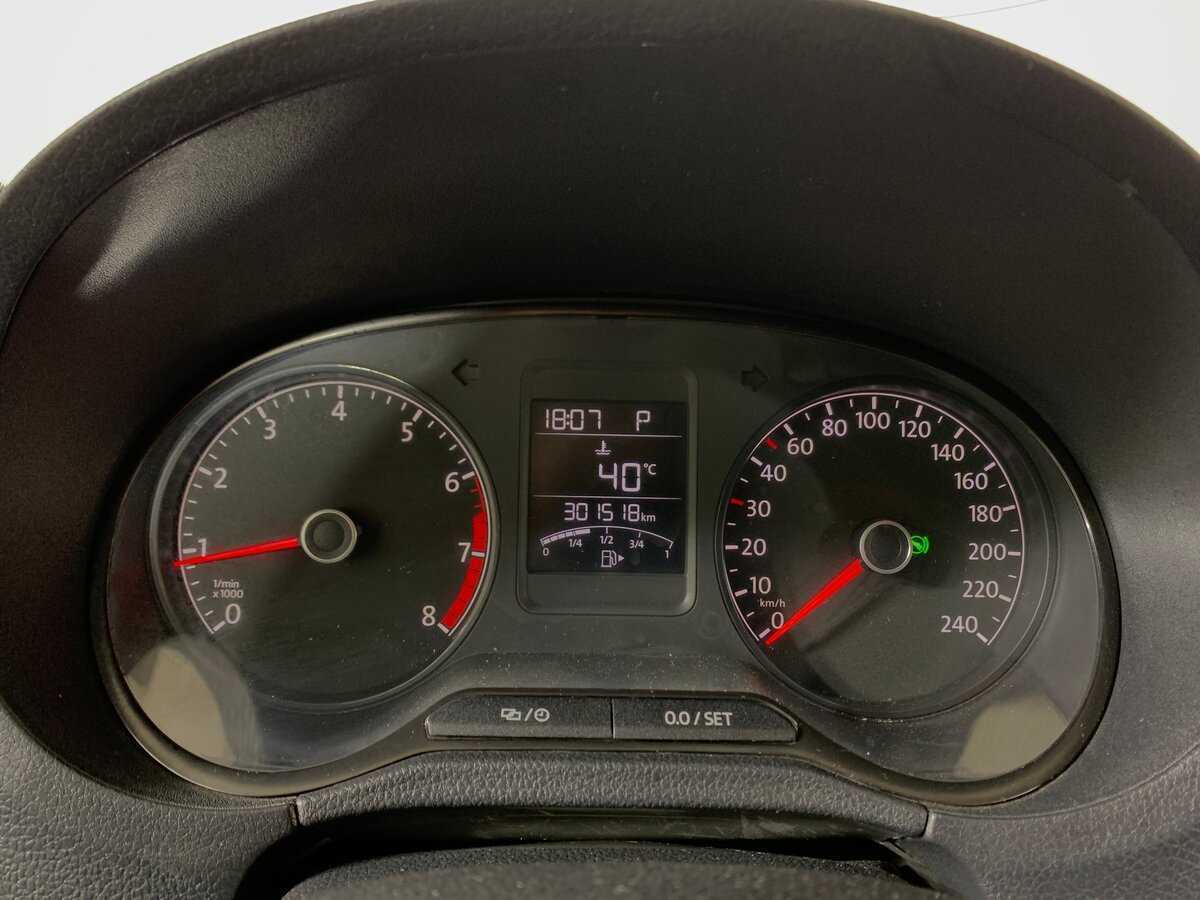 Volkswagen Polo с пробегом — 2018 год. Фото: #14