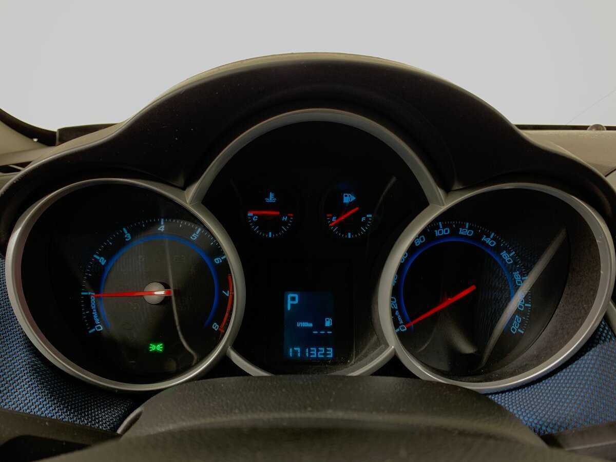 Chevrolet Cruze с пробегом — 2013 год. Фото: #13