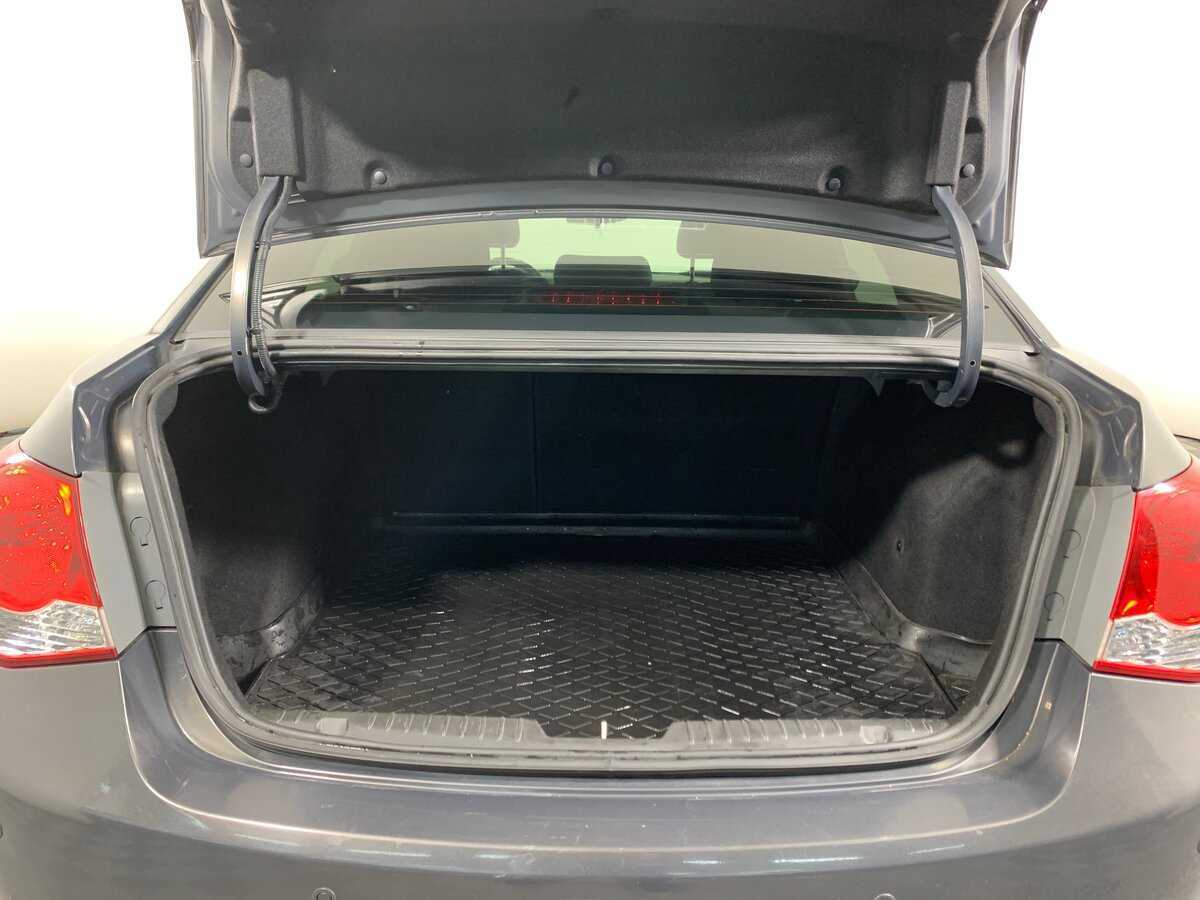 Chevrolet Cruze с пробегом — 2013 год. Фото: #18