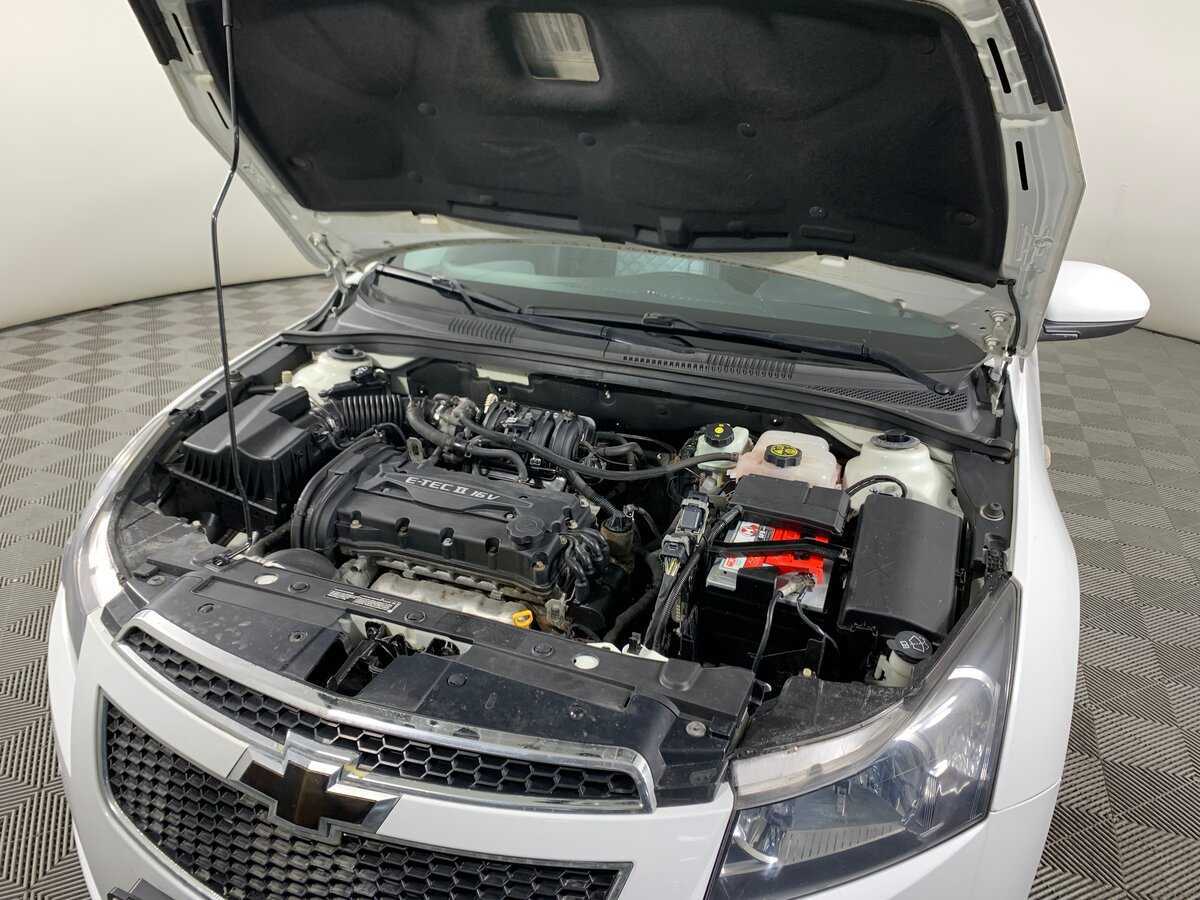 Chevrolet Cruze с пробегом — 2012 год. Фото: #10