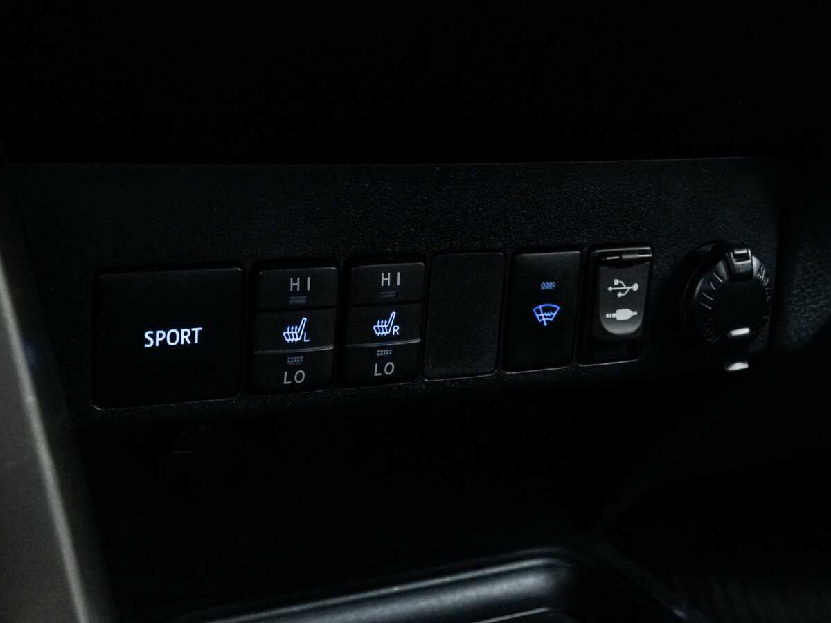 Toyota RAV4 с пробегом — 2015 год. Фото: #12