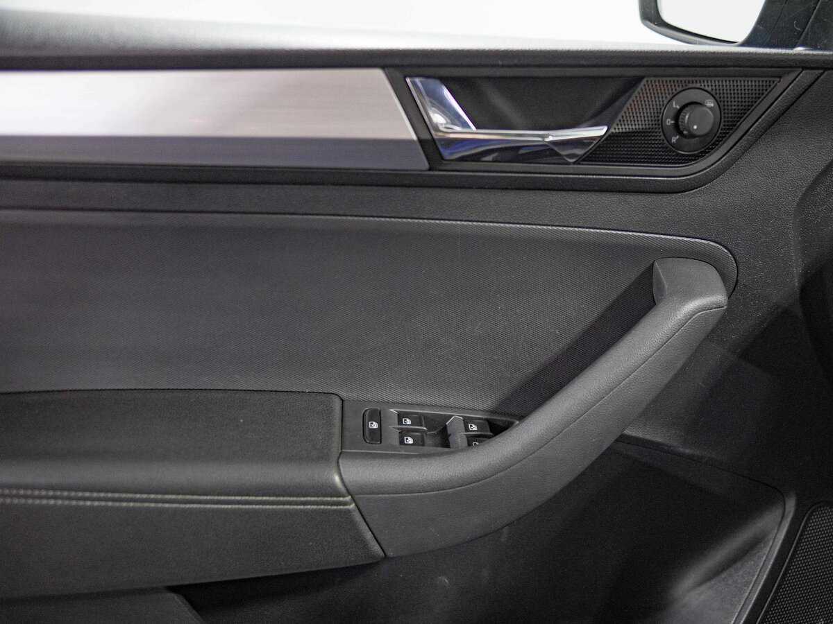 Skoda Rapid с пробегом — 2019 год. Фото: #12