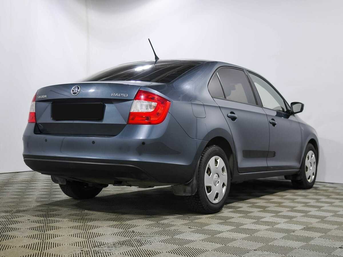 Skoda Rapid с пробегом — 2015 год. Фото: #3