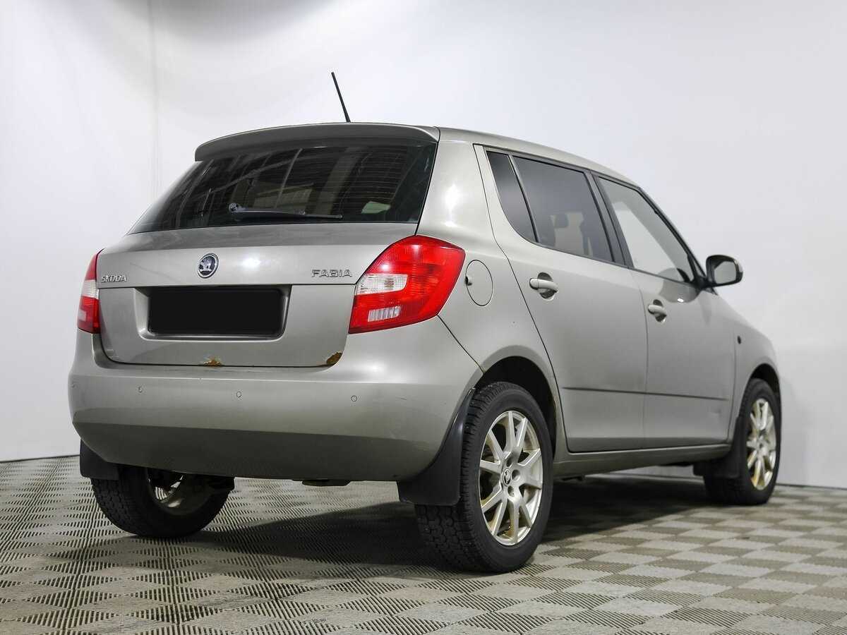 Skoda Fabia с пробегом — 2013 год. Фото: #3