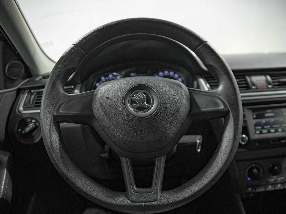 Skoda Rapid с пробегом — 2016 год. Фото: #7