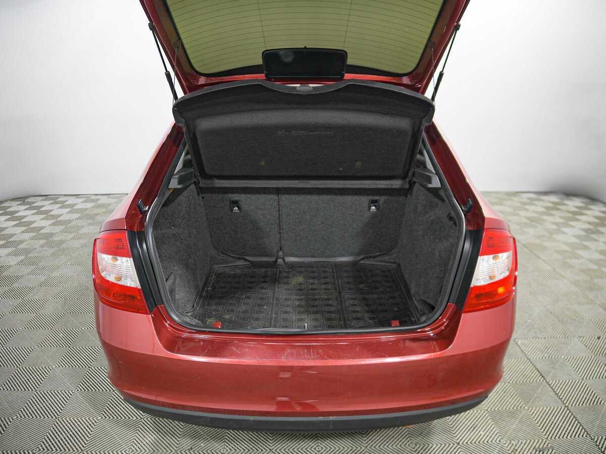 Skoda Rapid с пробегом — 2016 год. Фото: #13