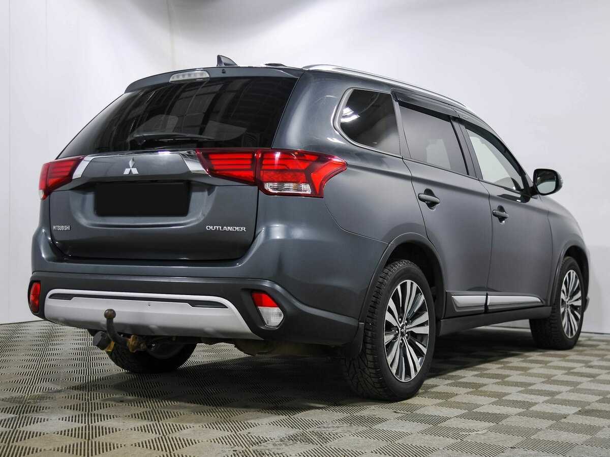 Mitsubishi Outlander с пробегом — 2018 год. Фото: #3