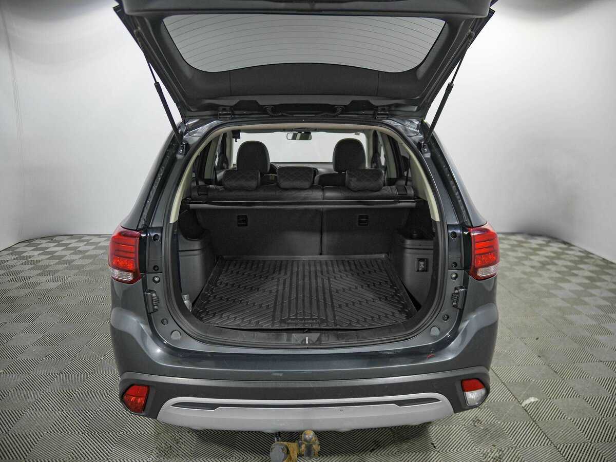 Mitsubishi Outlander с пробегом — 2018 год. Фото: #18