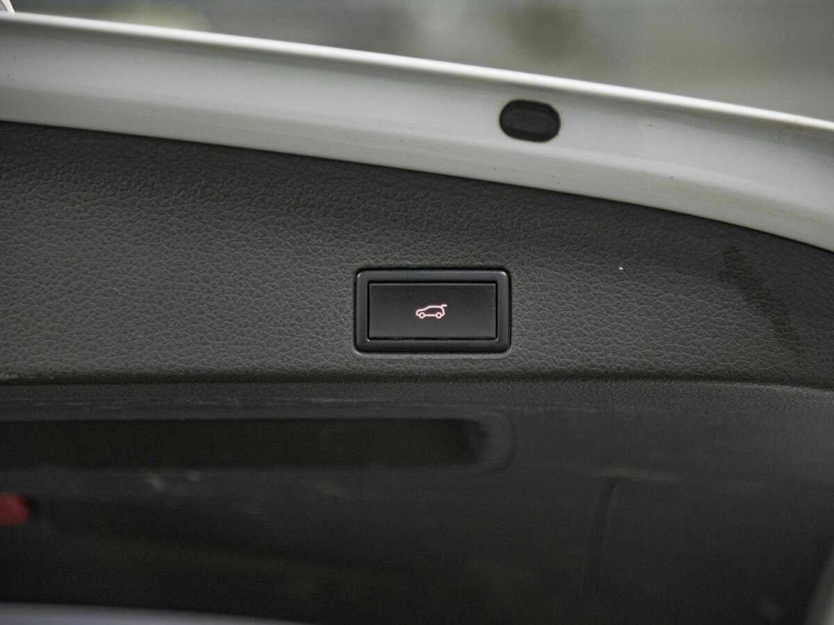 Volkswagen Touareg с пробегом — 2013 год. Фото: #20