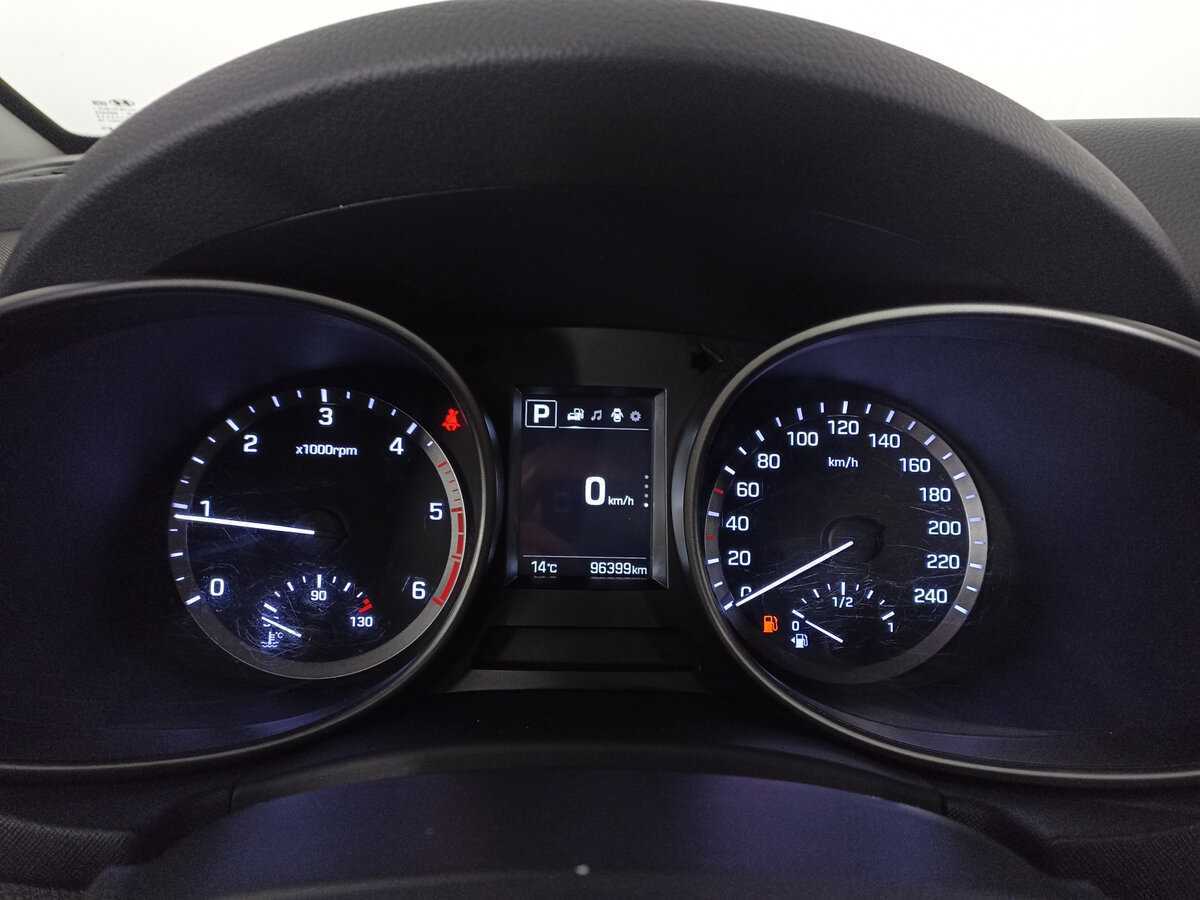 Hyundai Santa Fe с пробегом — 2018 год. Фото: #12