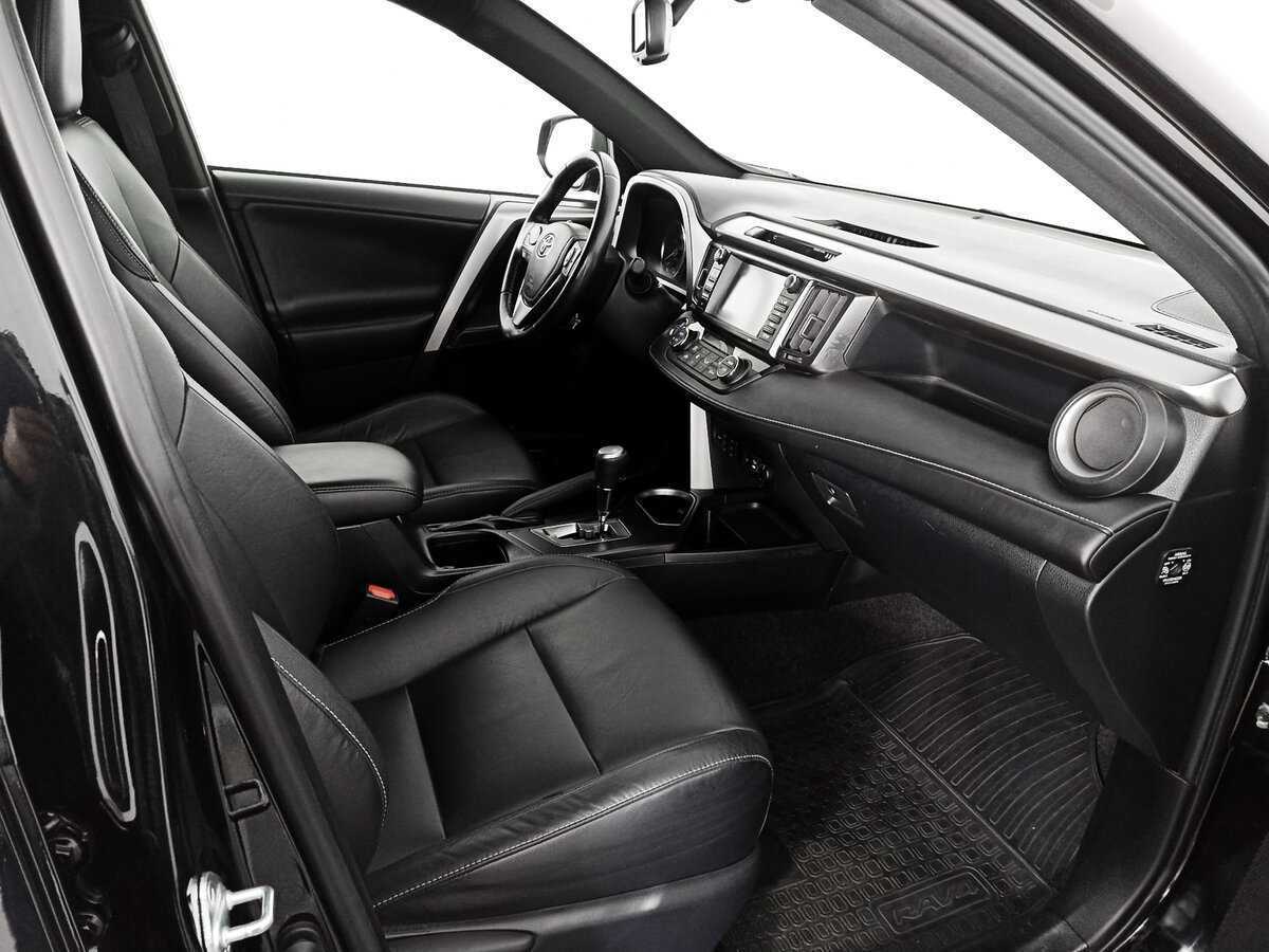 Toyota RAV4 с пробегом — 2019 год. Фото: #7