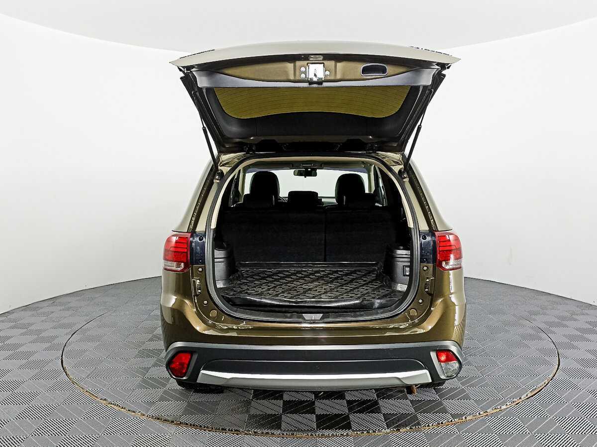 Mitsubishi Outlander с пробегом — 2018 год. Фото: #8