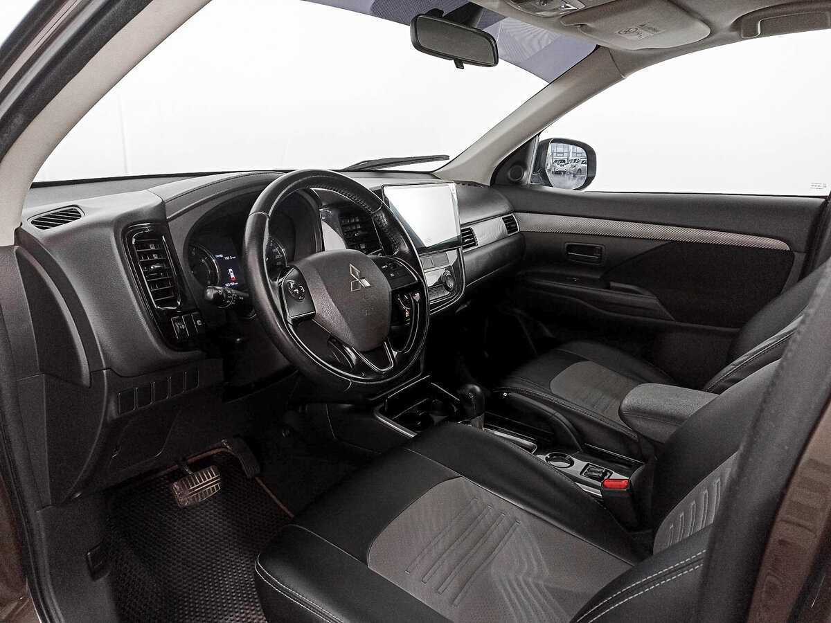 Mitsubishi Outlander с пробегом — 2018 год. Фото: #14