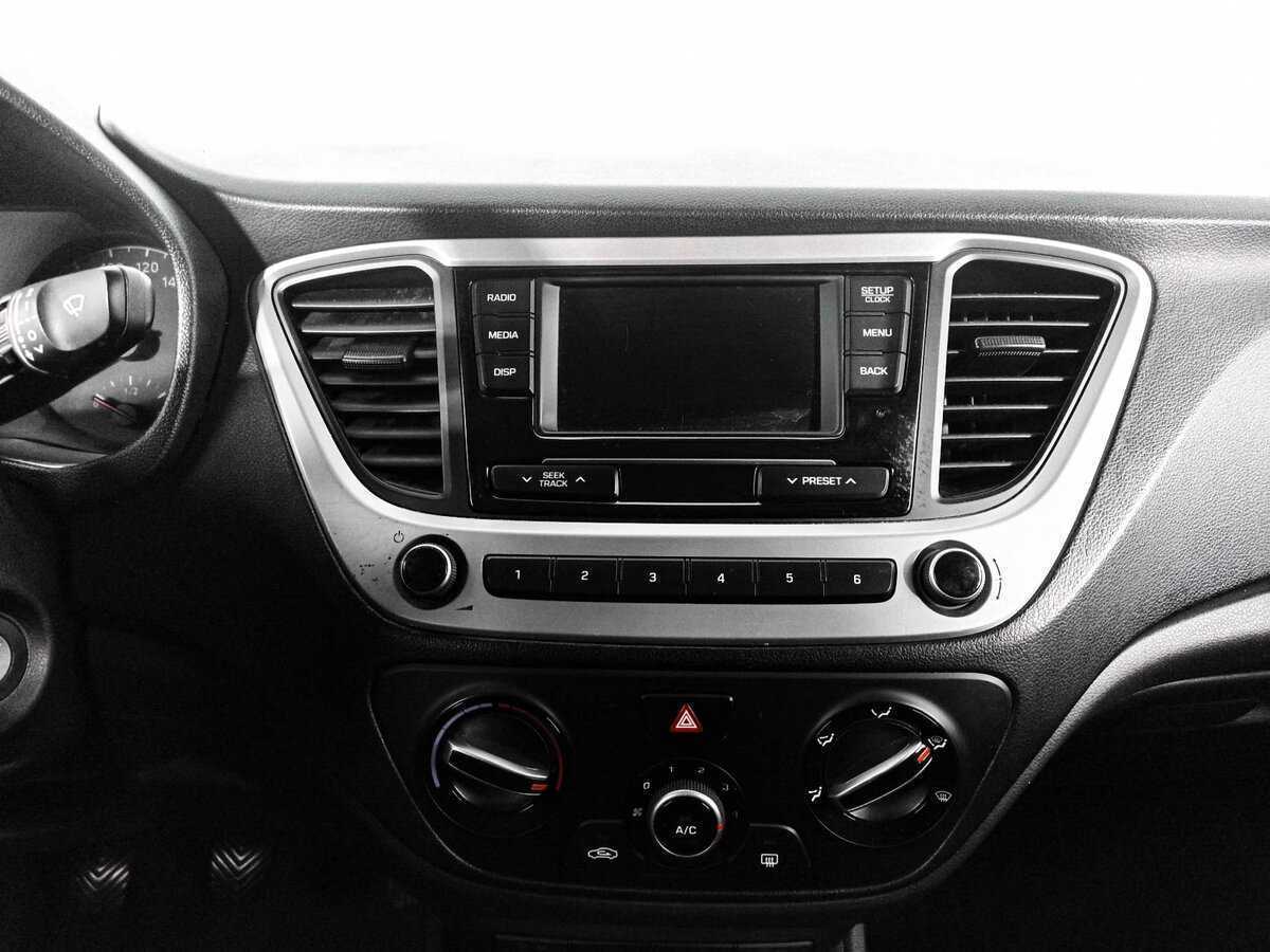 Hyundai Solaris с пробегом — 2018 год. Фото: #12