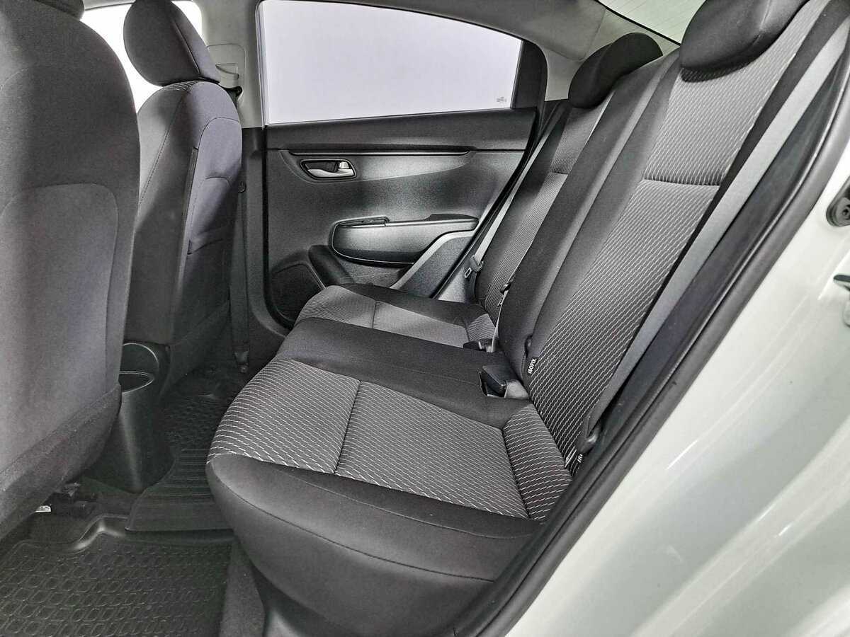 Kia Rio с пробегом — 2018 год. Фото: #11