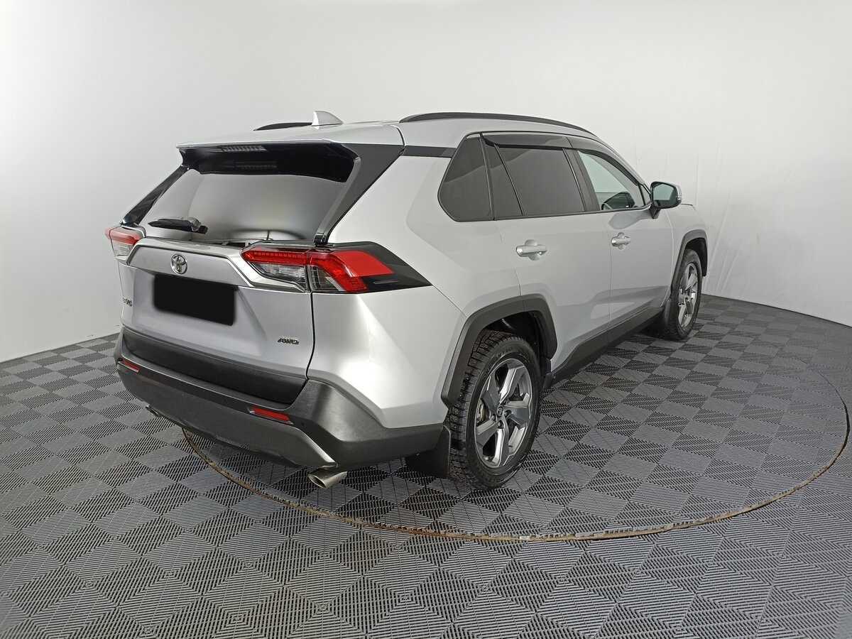 Toyota RAV4 с пробегом — 2019 год. Фото: #4