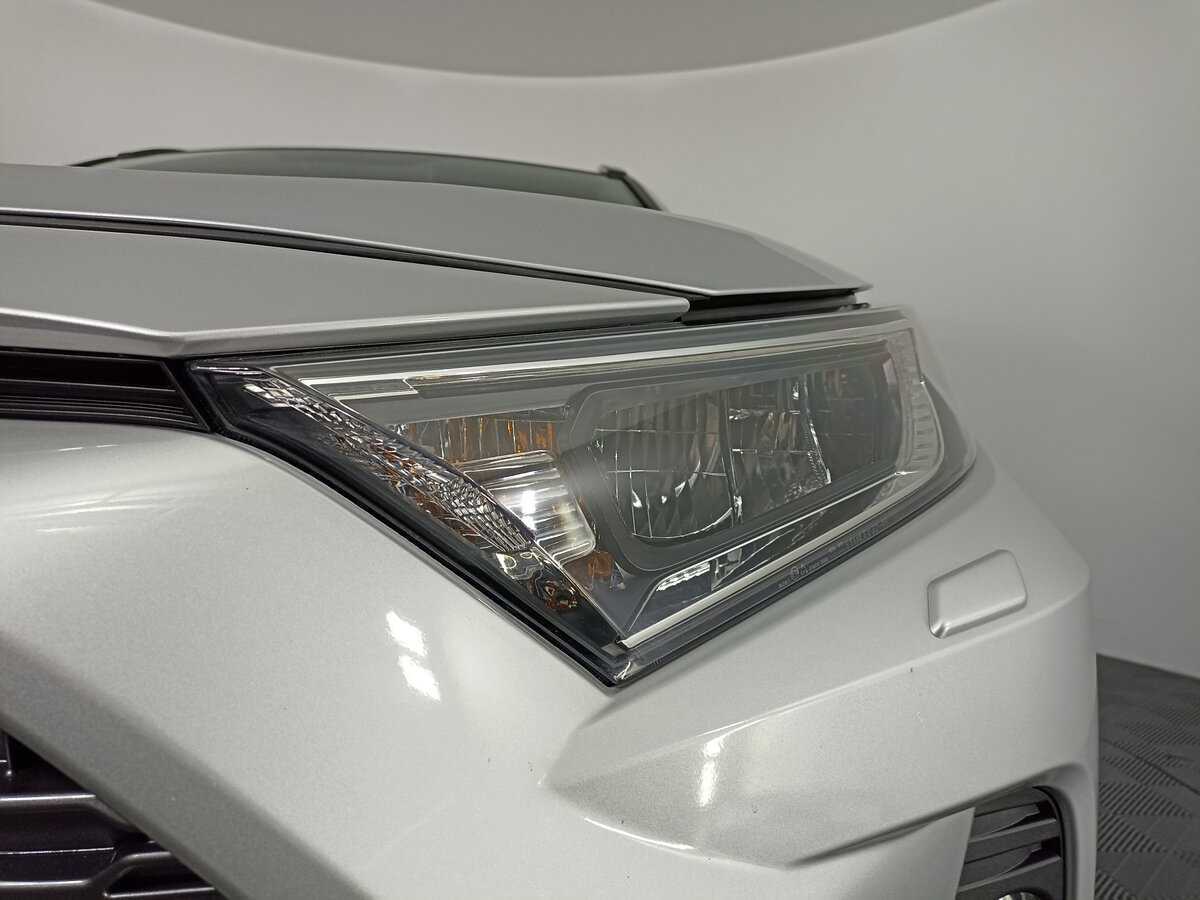Toyota RAV4 с пробегом — 2019 год. Фото: #16