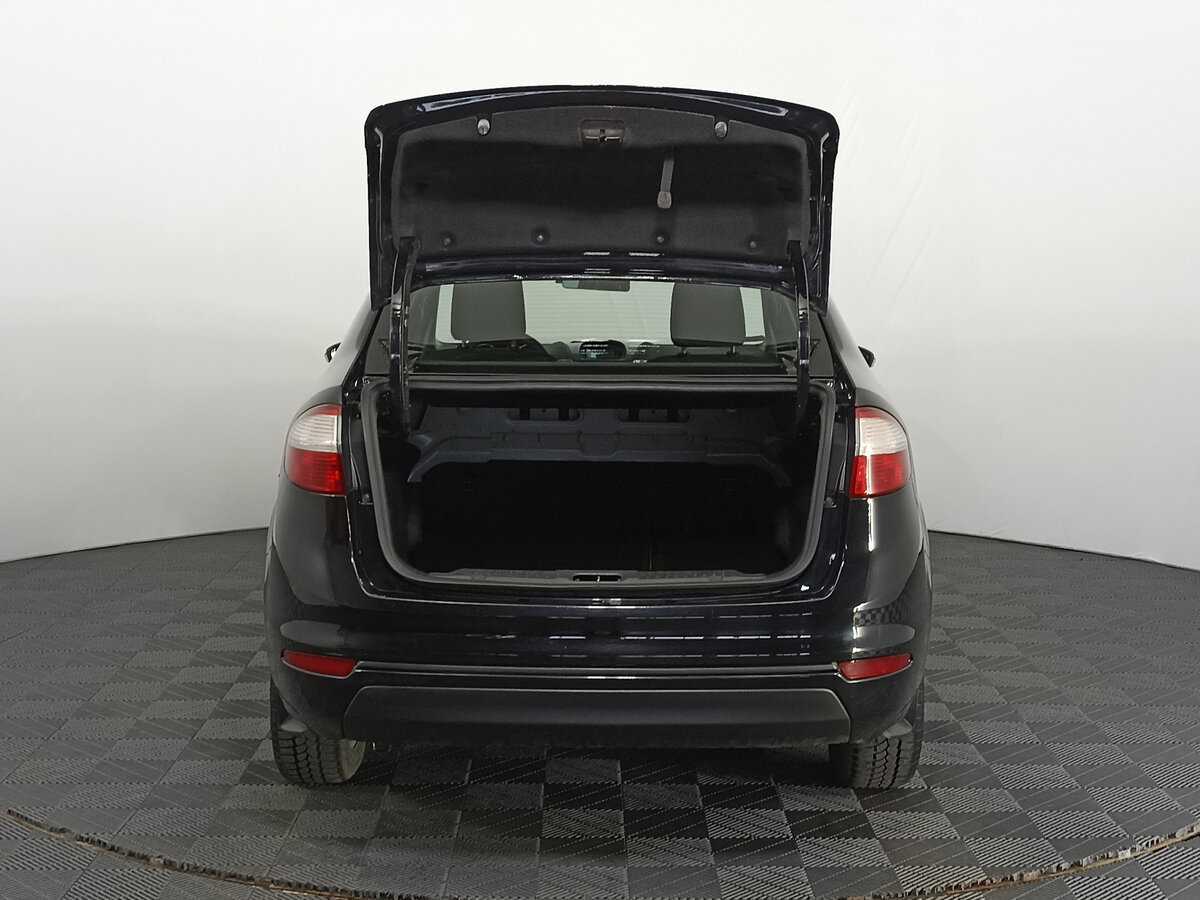 Ford Fiesta с пробегом — 2015 год. Фото: #9