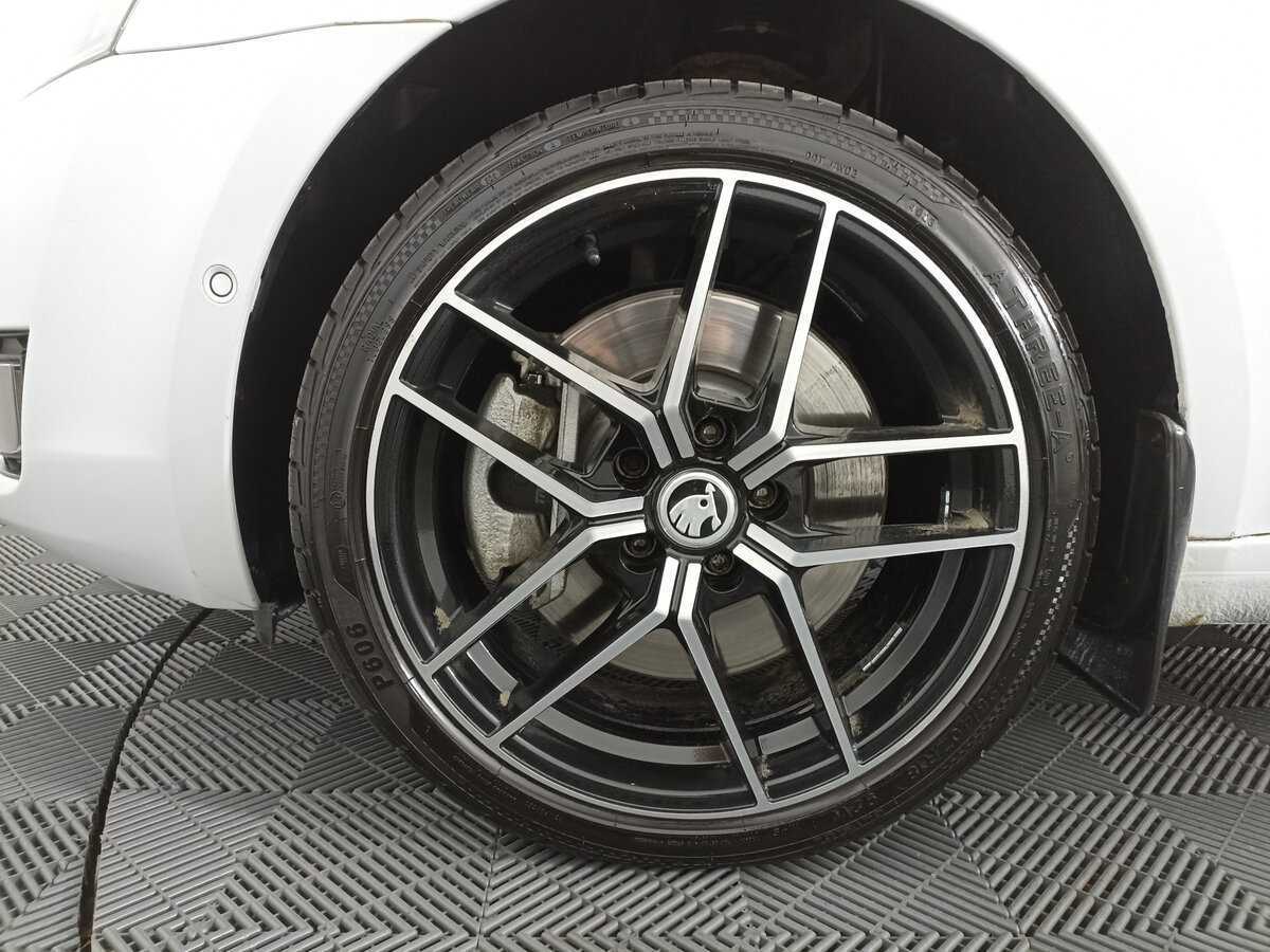 Skoda Octavia с пробегом — 2015 год. Фото: #17