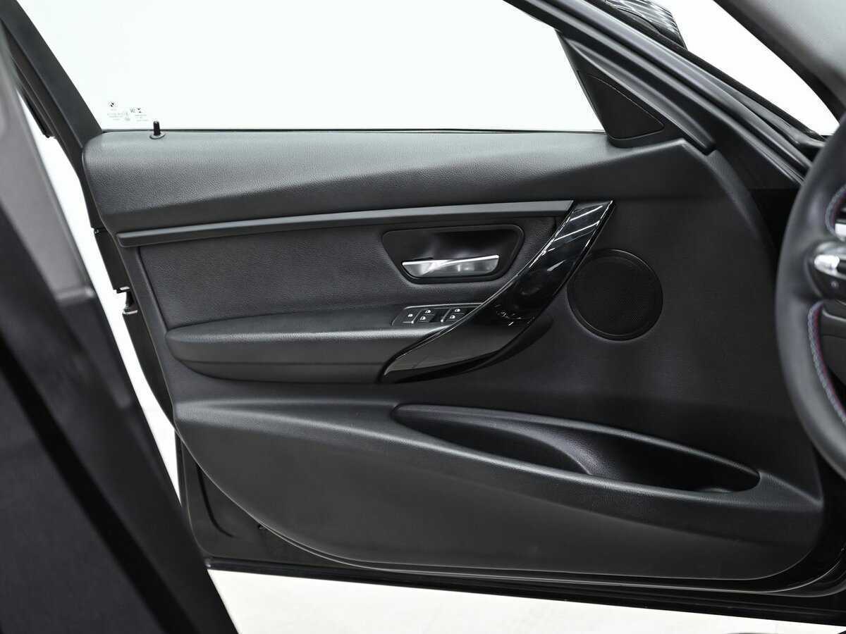 BMW 3 серии с пробегом — 2017 год. Фото: #5