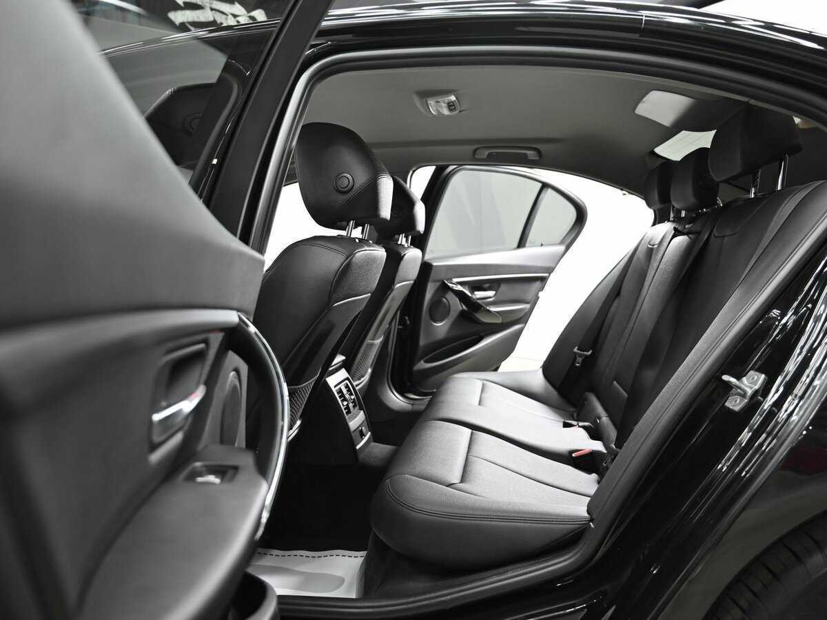 BMW 3 серии с пробегом — 2017 год. Фото: #13