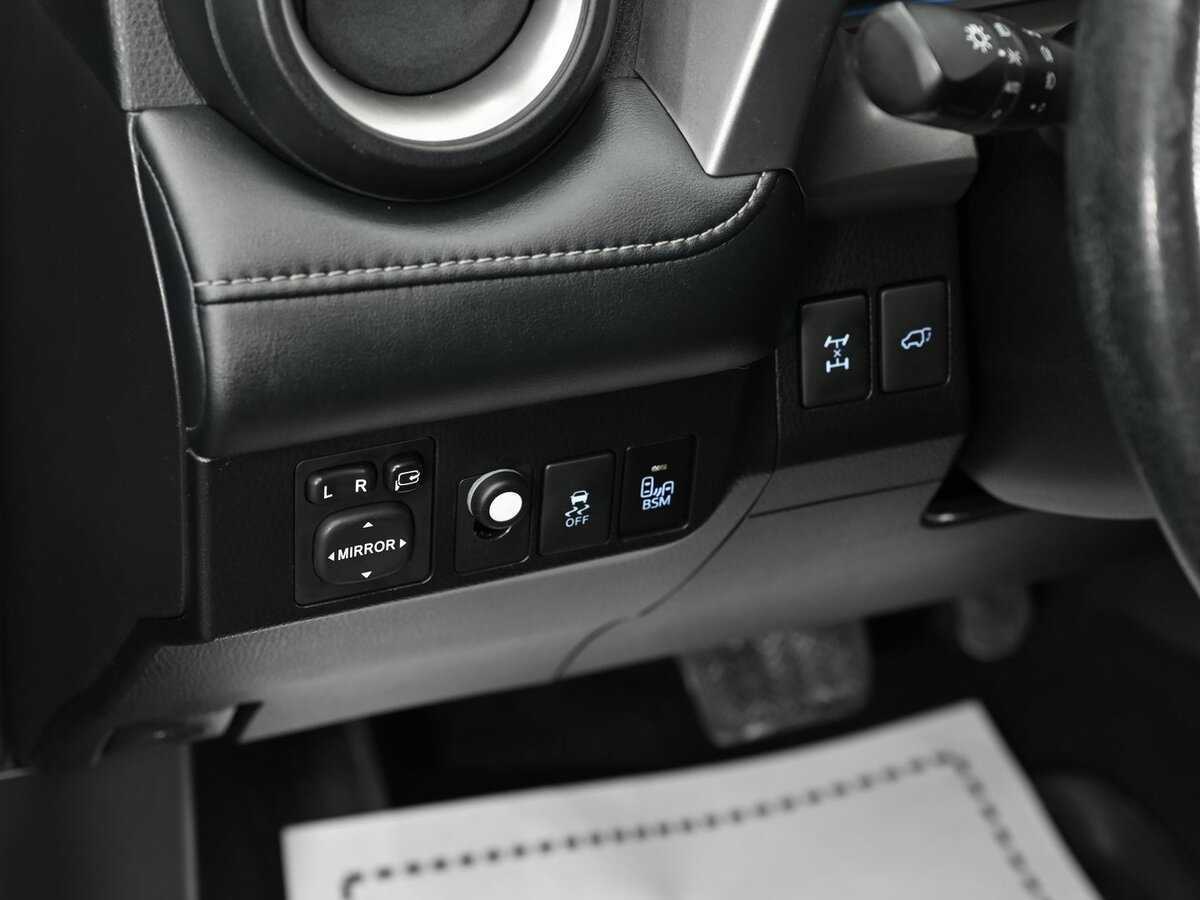 Toyota RAV4 с пробегом — 2013 год. Фото: #8