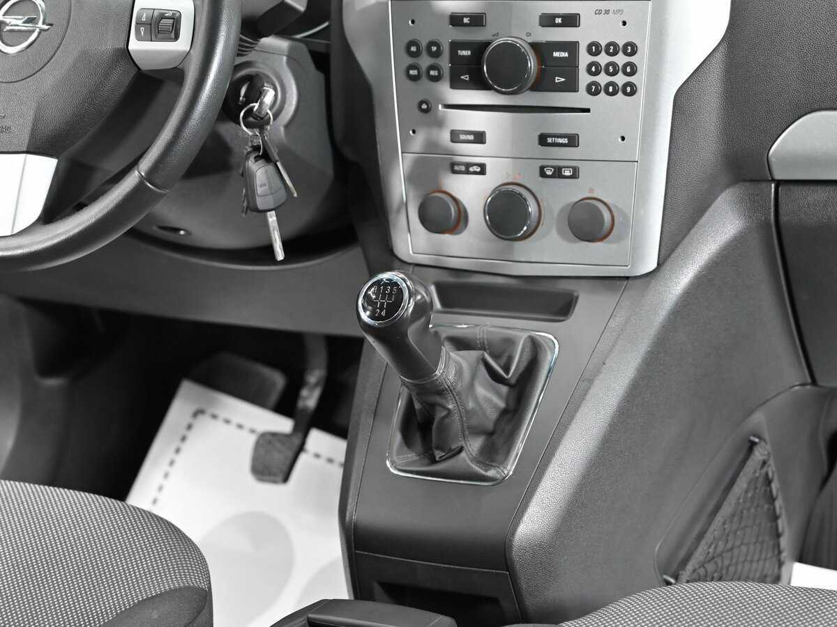 Opel Zafira с пробегом — 2012 год. Фото: #7