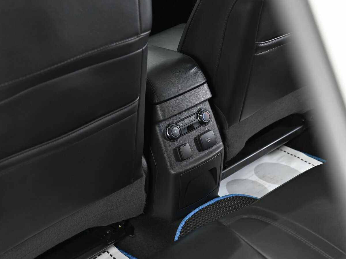 Ford Explorer с пробегом — 2012 год. Фото: #14