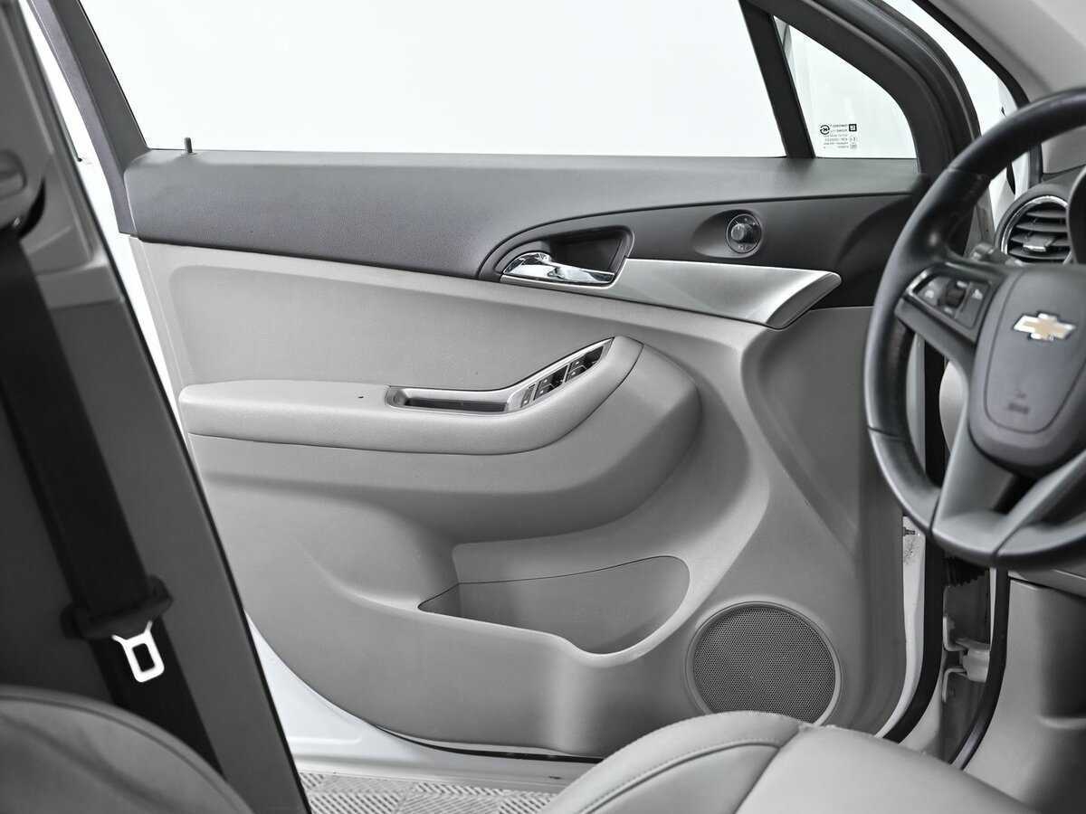 Chevrolet Orlando с пробегом — 2012 год. Фото: #4