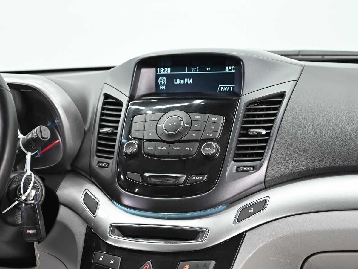 Chevrolet Orlando с пробегом — 2012 год. Фото: #9