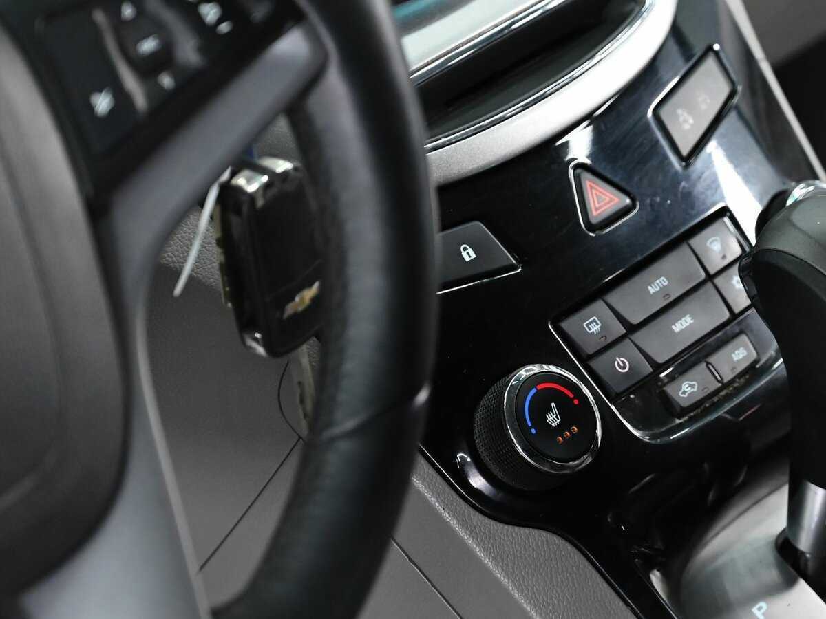 Chevrolet Orlando с пробегом — 2012 год. Фото: #10