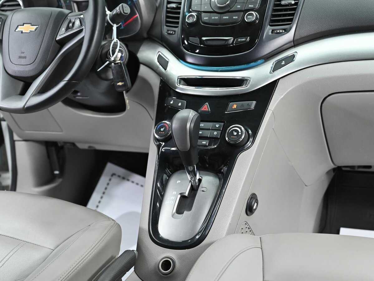 Chevrolet Orlando с пробегом — 2012 год. Фото: #11