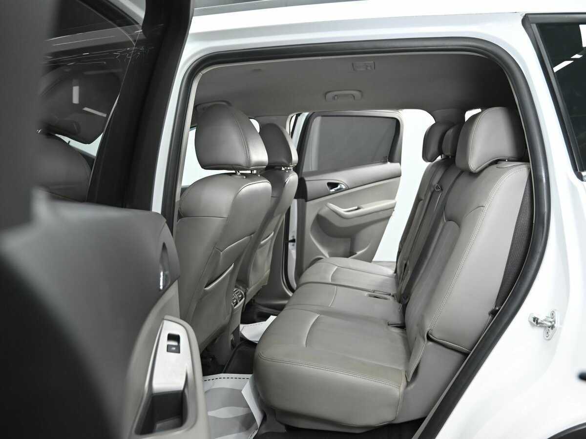 Chevrolet Orlando с пробегом — 2012 год. Фото: #13