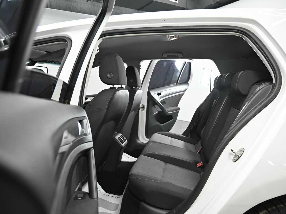 Volkswagen Golf с пробегом — 2013 год. Фото: #13