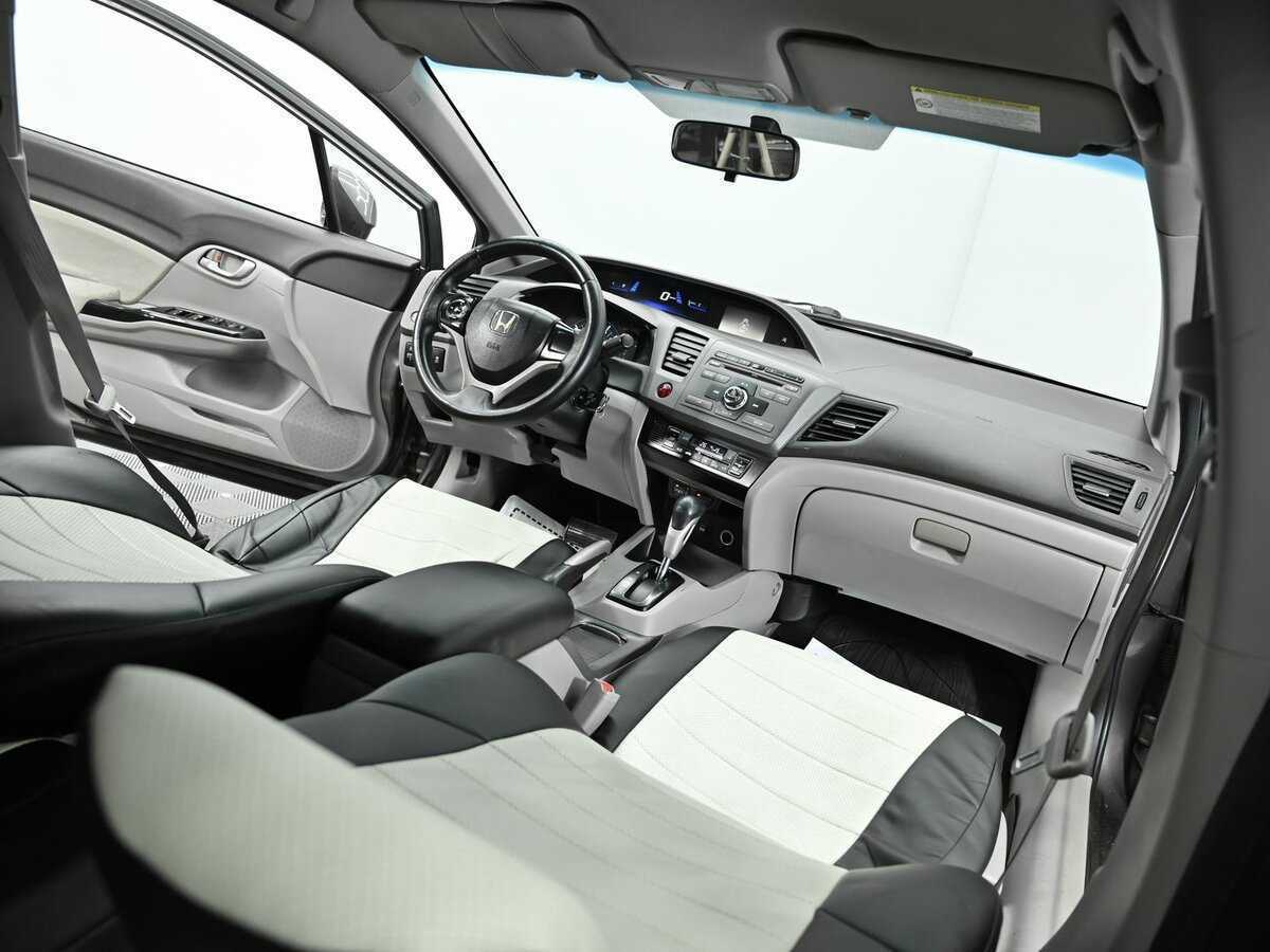 Honda Civic с пробегом — 2012 год. Фото: #5