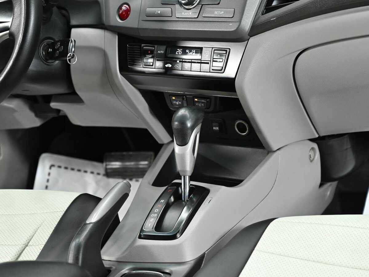 Honda Civic с пробегом — 2012 год. Фото: #7