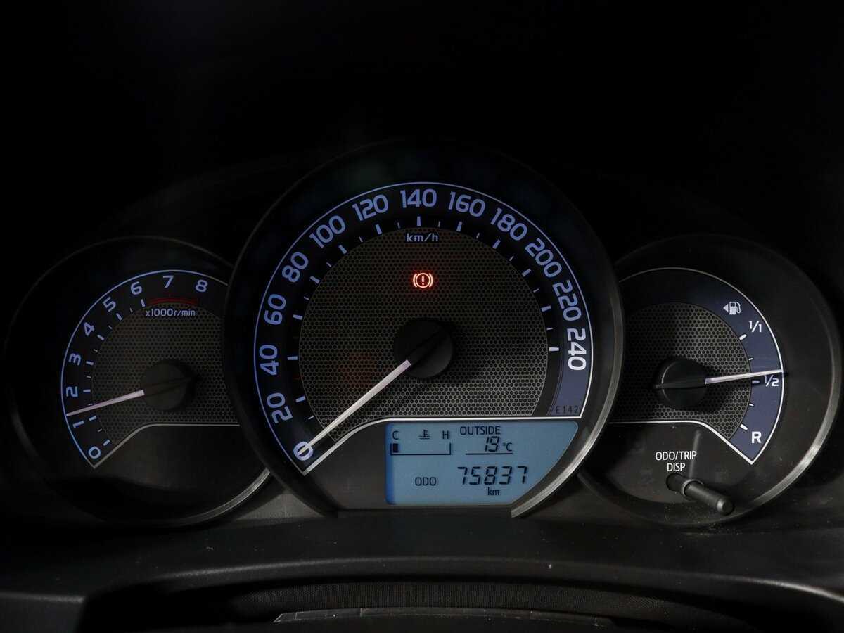 Toyota Corolla с пробегом — 2014 год. Фото: #10