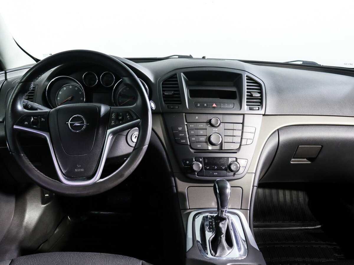 Opel Insignia с пробегом — 2012 год. Фото: #6